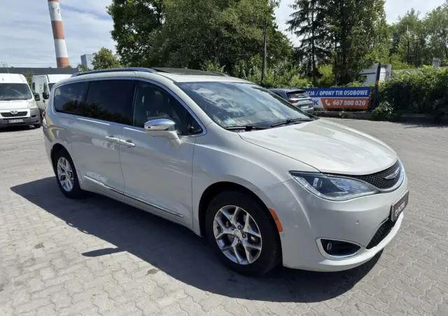 CHRYSLER Pacifica 