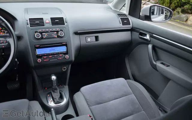 VOLKSWAGEN Touran 1.4 TSI Highline DSG