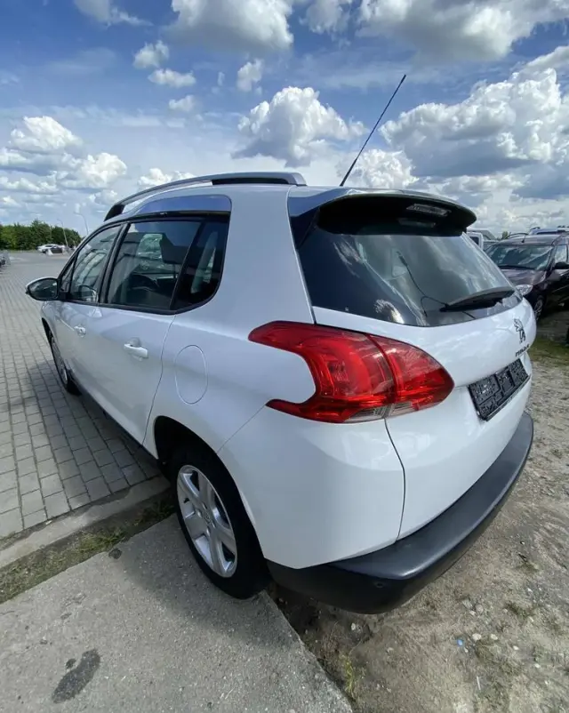 PEUGEOT 2008 