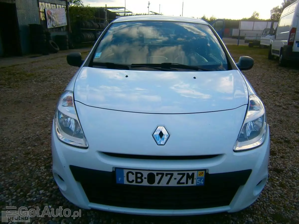 RENAULT Clio 