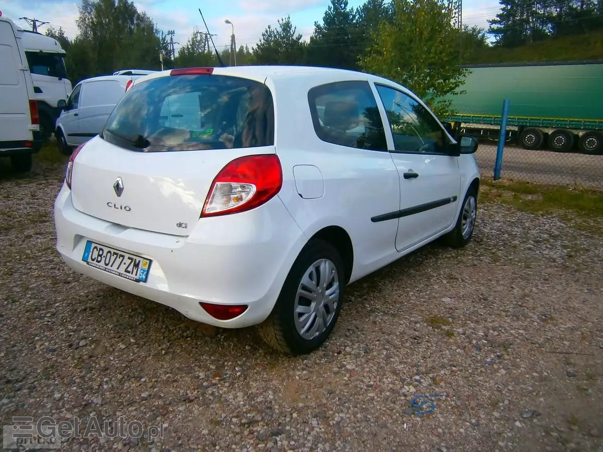 RENAULT Clio 