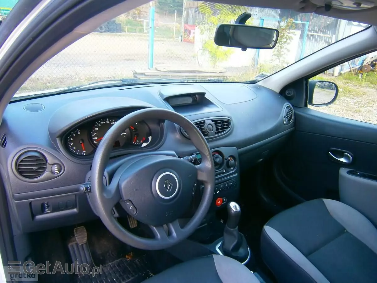 RENAULT Clio 