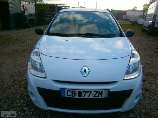 RENAULT Clio 
