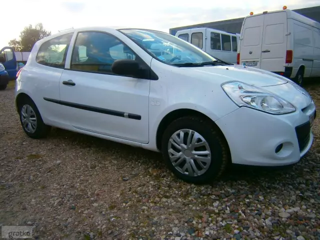 RENAULT Clio 