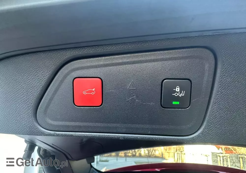 PEUGEOT 3008 1.2 PureTech Allure S&S EAT8