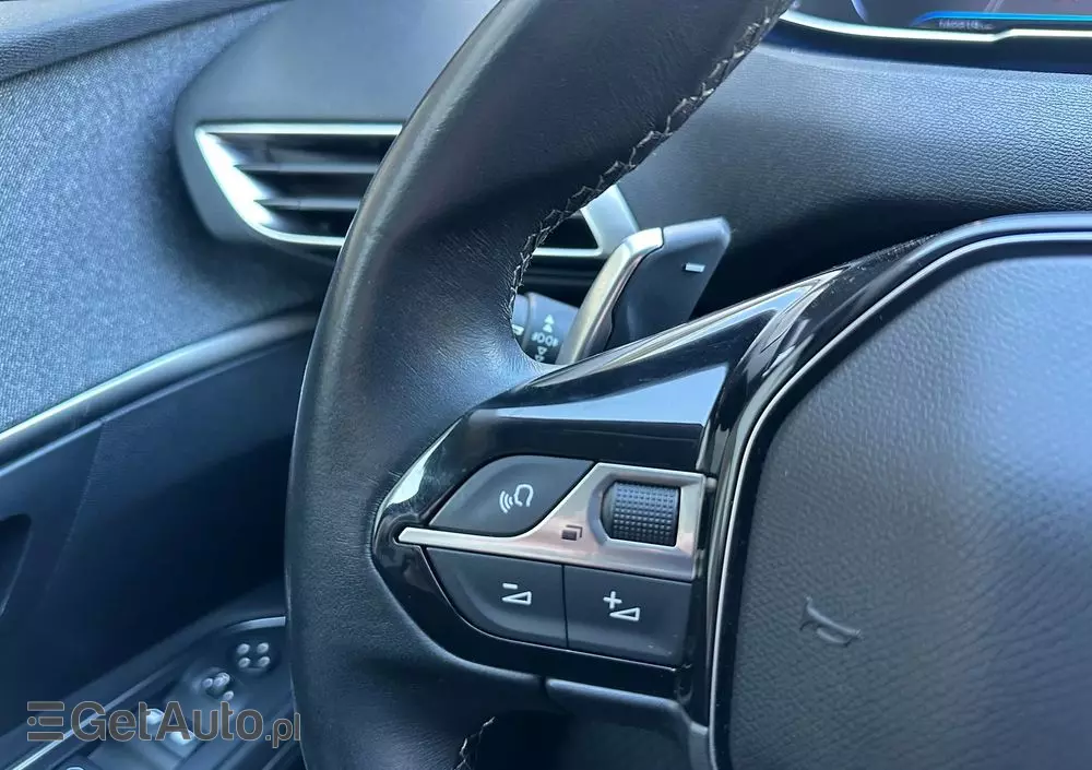 PEUGEOT 3008 1.2 PureTech Allure S&S EAT8