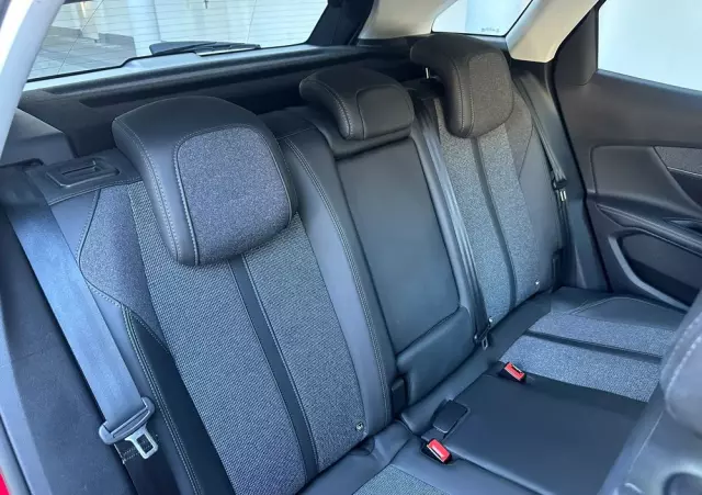 PEUGEOT 3008 1.2 PureTech Allure S&S EAT8