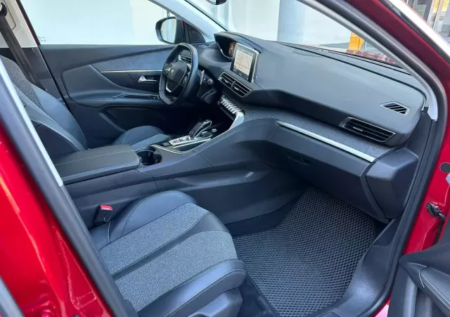 PEUGEOT 3008 1.2 PureTech Allure S&S EAT8