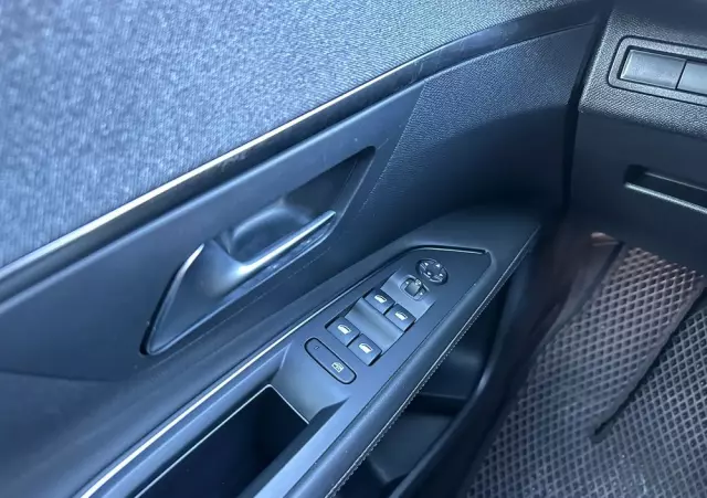 PEUGEOT 3008 1.2 PureTech Allure S&S EAT8