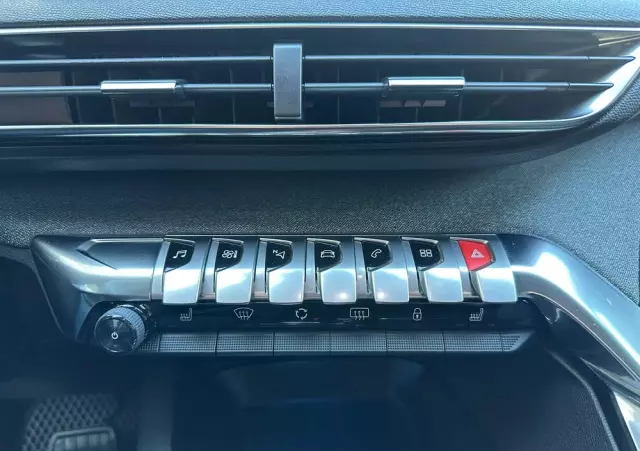 PEUGEOT 3008 1.2 PureTech Allure S&S EAT8