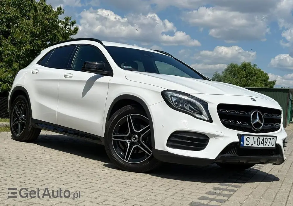 MERCEDES-BENZ GLA 180 7G-DCT AMG Line
