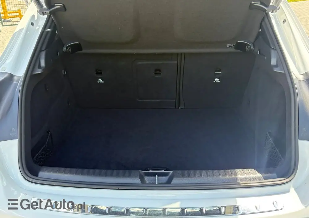 MERCEDES-BENZ GLA 180 7G-DCT AMG Line