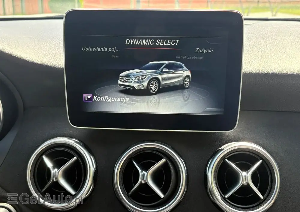 MERCEDES-BENZ GLA 180 7G-DCT AMG Line