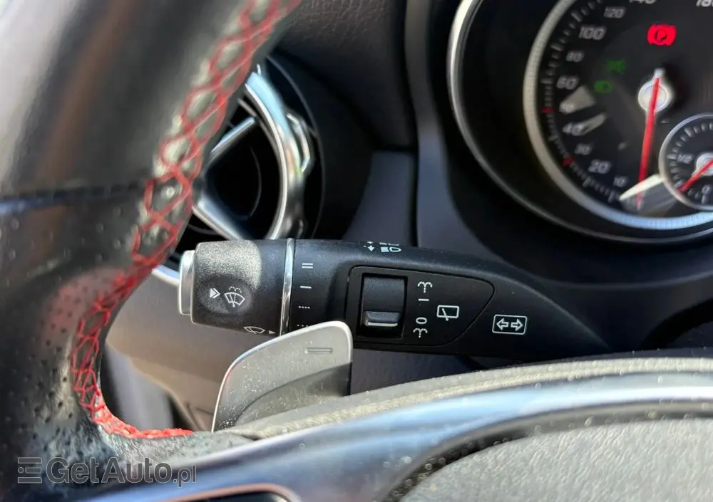 MERCEDES-BENZ GLA 180 7G-DCT AMG Line