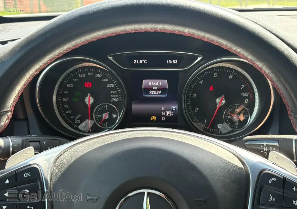 MERCEDES-BENZ GLA 180 7G-DCT AMG Line