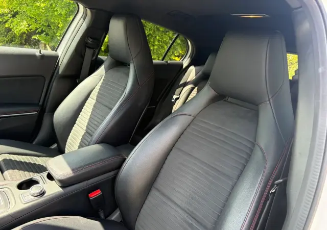 MERCEDES-BENZ GLA 180 7G-DCT AMG Line