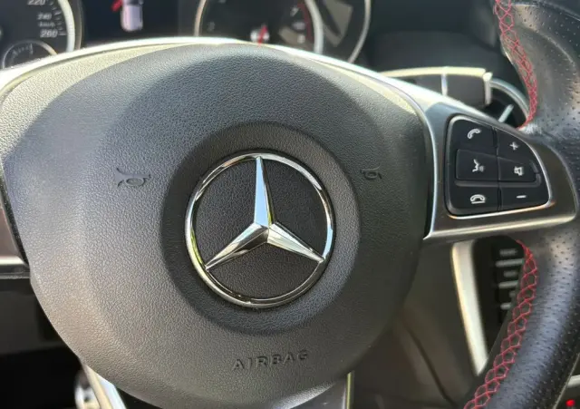 MERCEDES-BENZ GLA 180 7G-DCT AMG Line