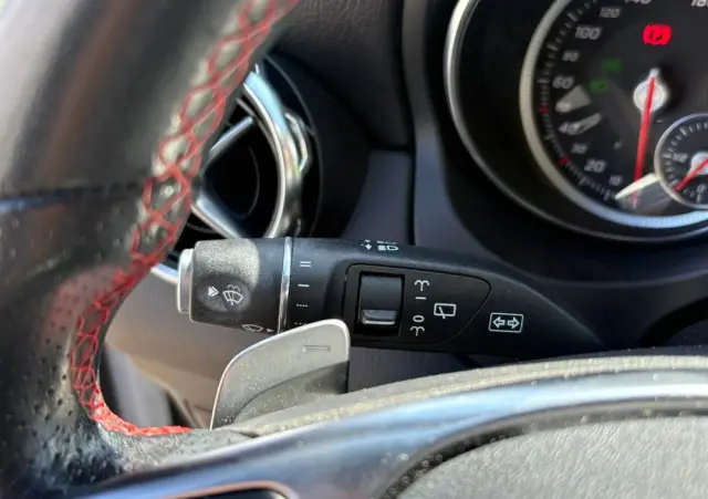 MERCEDES-BENZ GLA 180 7G-DCT AMG Line