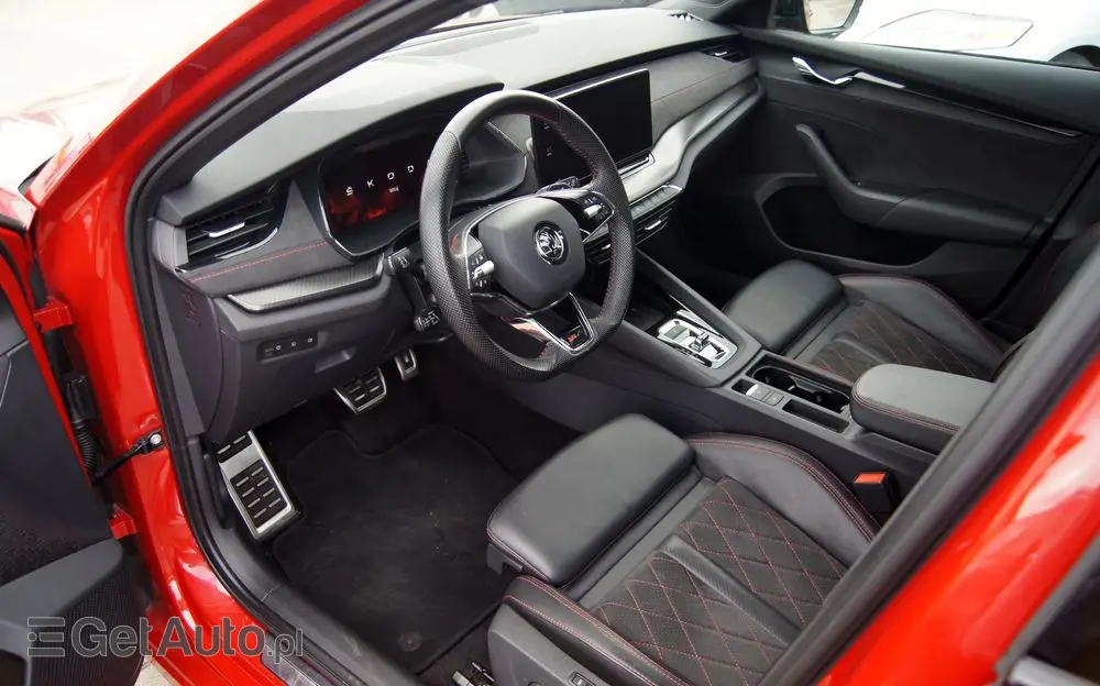 SKODA Octavia Combi 2.0 TSI DSG RS