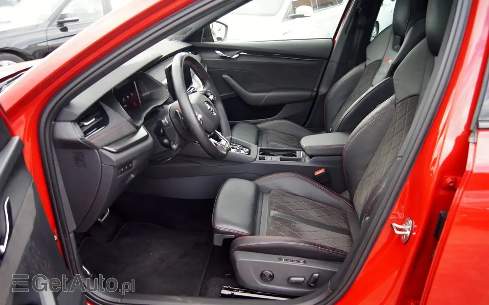 SKODA Octavia Combi 2.0 TSI DSG RS