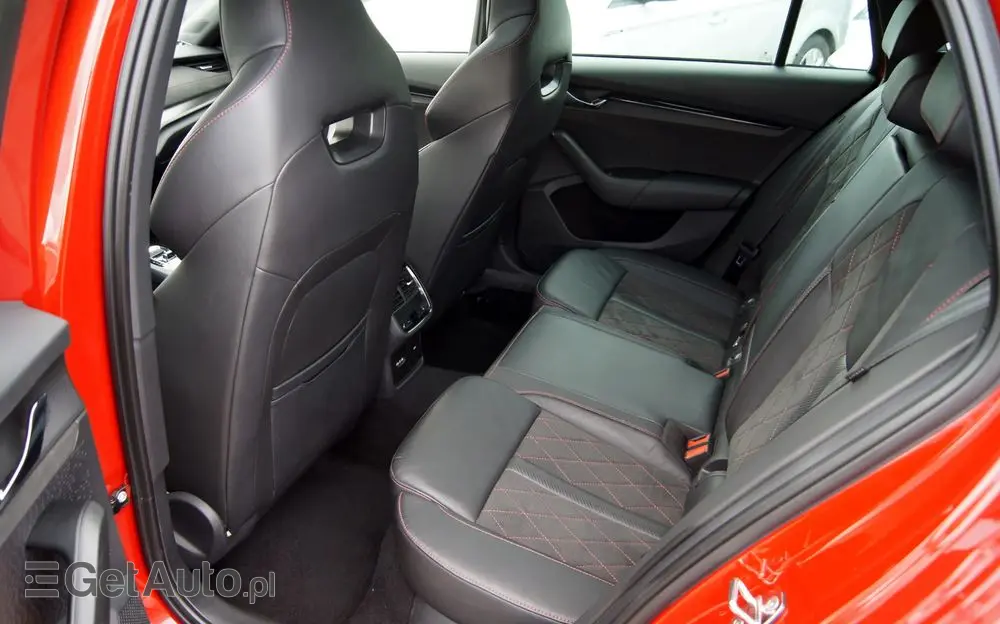 SKODA Octavia Combi 2.0 TSI DSG RS