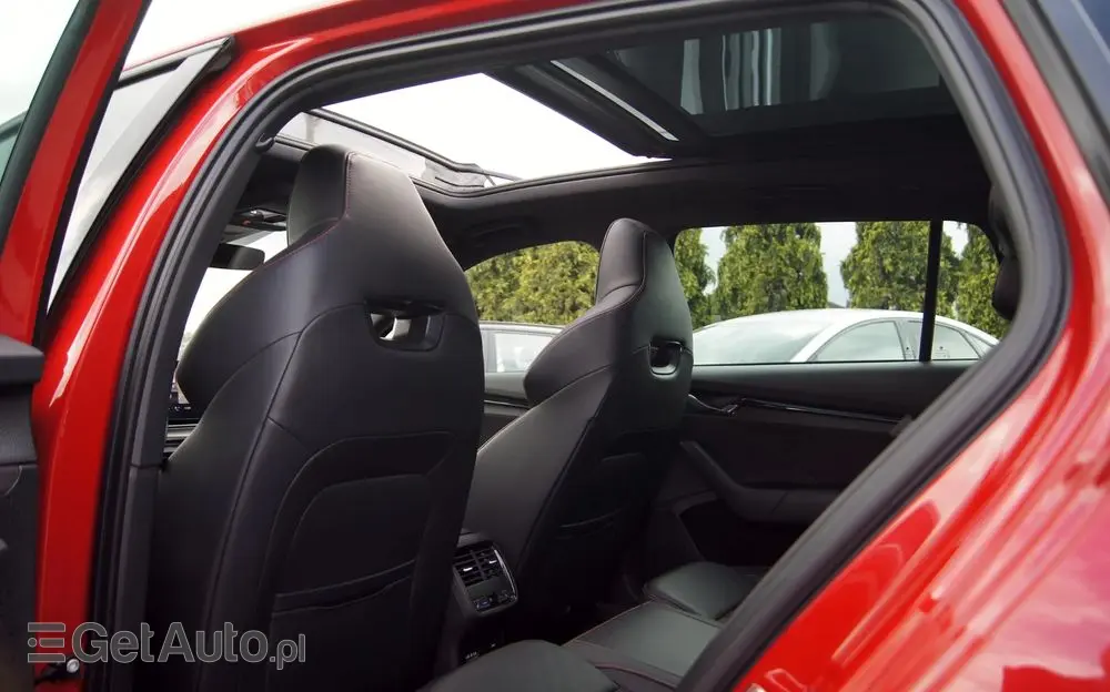 SKODA Octavia Combi 2.0 TSI DSG RS