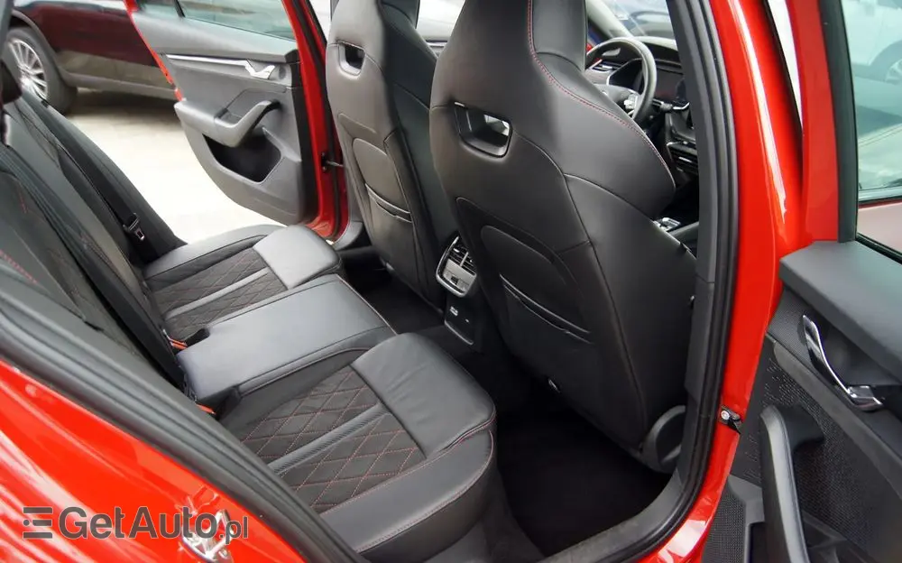 SKODA Octavia Combi 2.0 TSI DSG RS