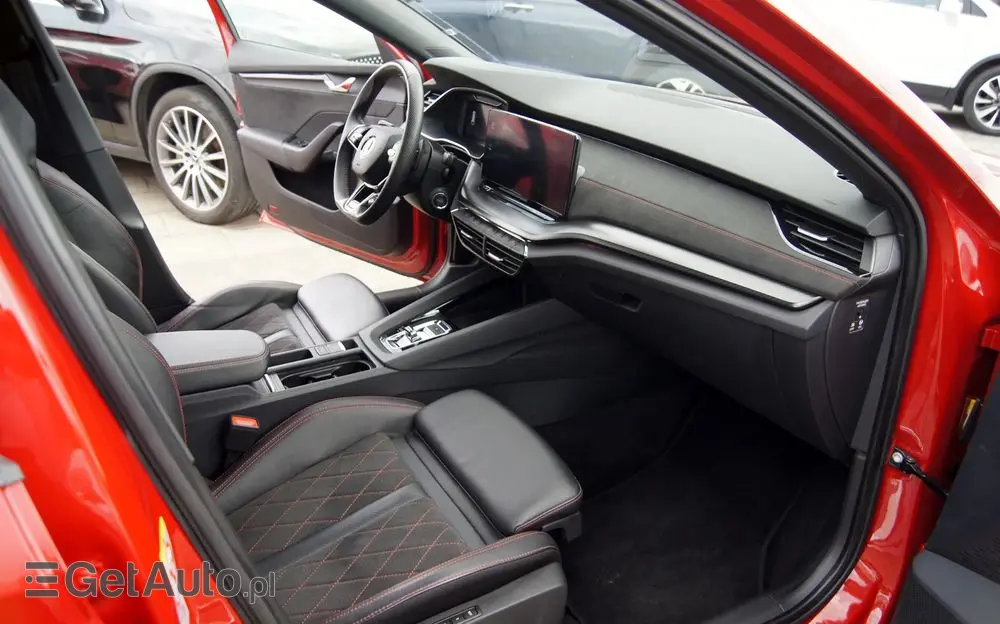 SKODA Octavia Combi 2.0 TSI DSG RS