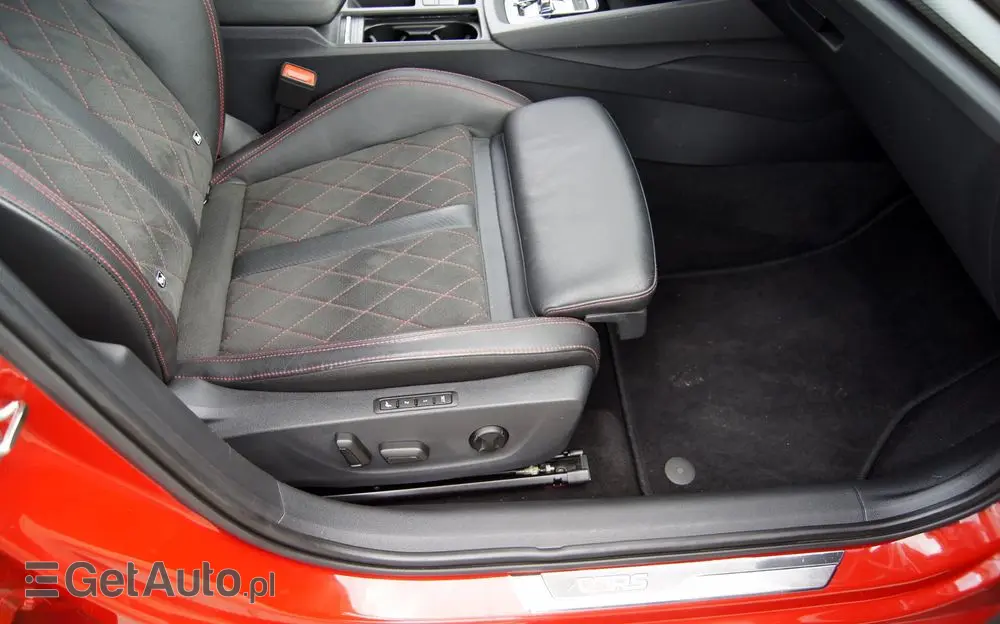 SKODA Octavia Combi 2.0 TSI DSG RS