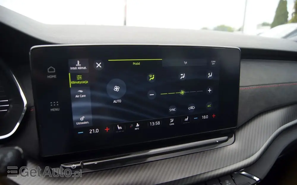 SKODA Octavia Combi 2.0 TSI DSG RS