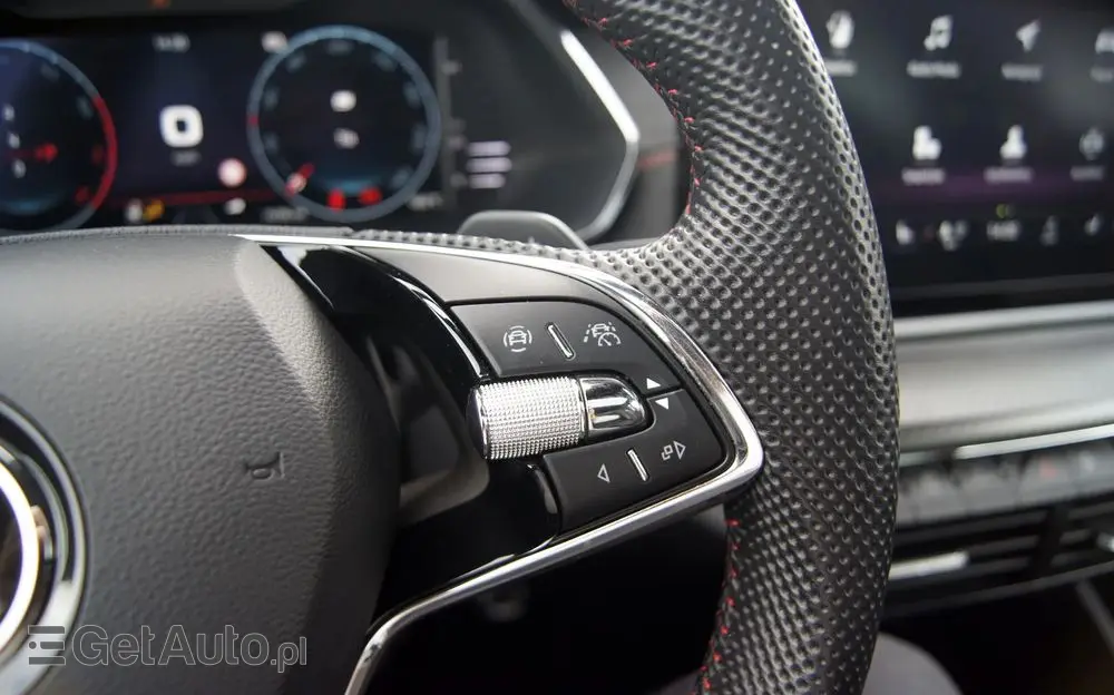 SKODA Octavia Combi 2.0 TSI DSG RS