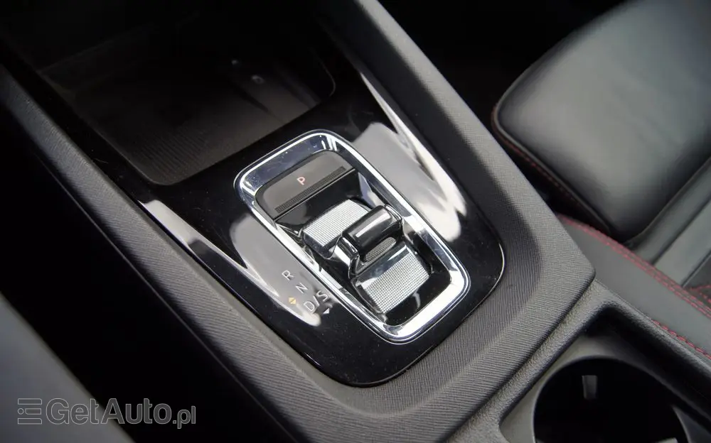 SKODA Octavia Combi 2.0 TSI DSG RS