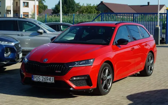 SKODA Octavia Combi 2.0 TSI DSG RS
