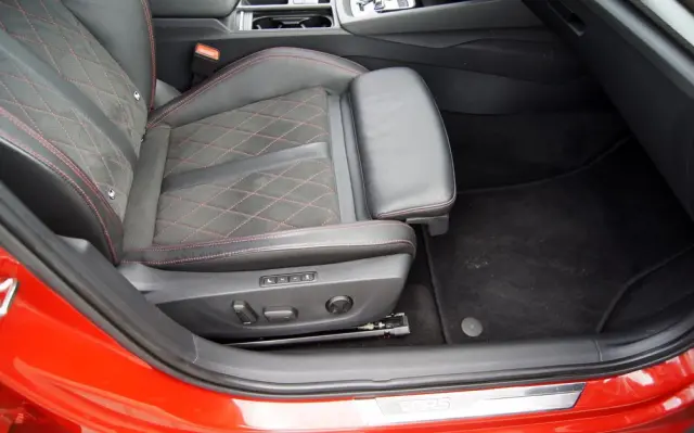 SKODA Octavia Combi 2.0 TSI DSG RS