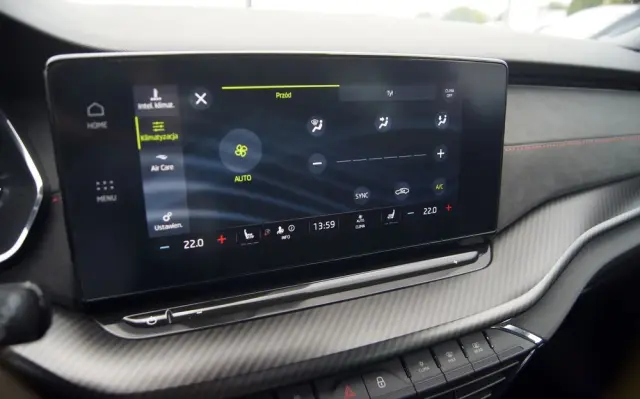 SKODA Octavia Combi 2.0 TSI DSG RS