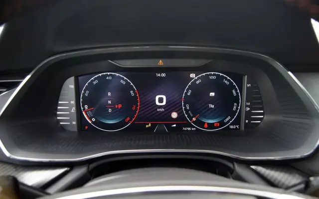 SKODA Octavia Combi 2.0 TSI DSG RS