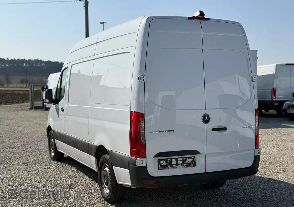 MERCEDES-BENZ Sprinter 317 CDI /L2H2 średniak/LED/Prawie Nowy/Navi/Klima/Kamera/bdb stan 