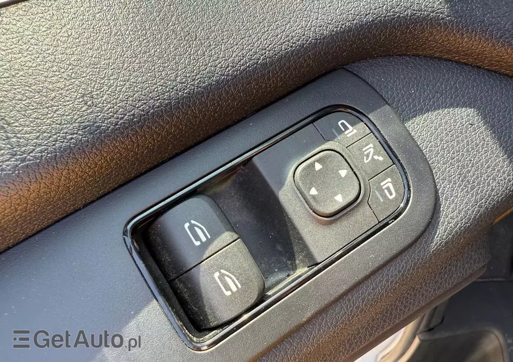 MERCEDES-BENZ Sprinter 317 CDI /L2H2 średniak/LED/Prawie Nowy/Navi/Klima/Kamera/bdb stan 