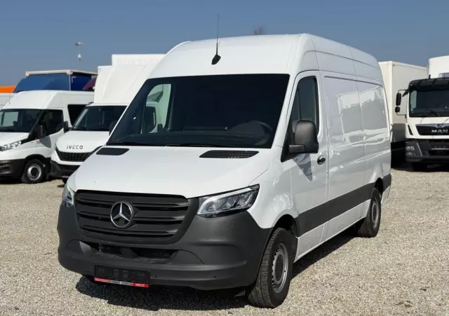 MERCEDES-BENZ Sprinter 317 CDI /L2H2 średniak/LED/Prawie Nowy/Navi/Klima/Kamera/bdb stan 