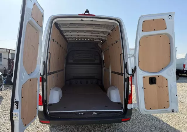 MERCEDES-BENZ Sprinter 317 CDI /L2H2 średniak/LED/Prawie Nowy/Navi/Klima/Kamera/bdb stan 