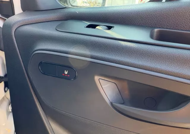 MERCEDES-BENZ Sprinter 317 CDI /L2H2 średniak/LED/Prawie Nowy/Navi/Klima/Kamera/bdb stan 