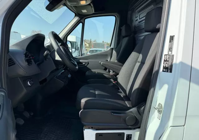 MERCEDES-BENZ Sprinter 317 CDI /L2H2 średniak/LED/Prawie Nowy/Navi/Klima/Kamera/bdb stan 