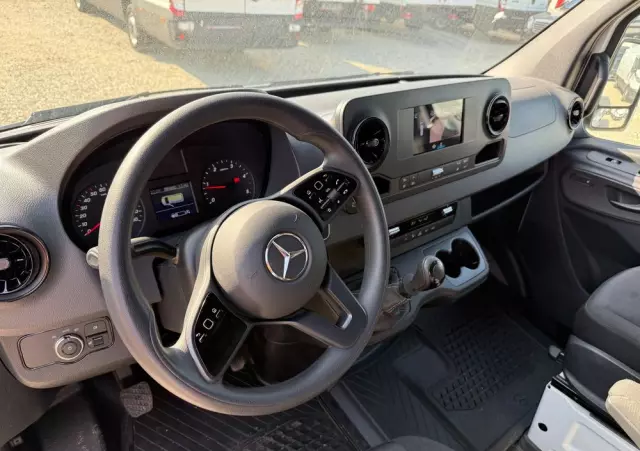 MERCEDES-BENZ Sprinter 317 CDI /L2H2 średniak/LED/Prawie Nowy/Navi/Klima/Kamera/bdb stan 