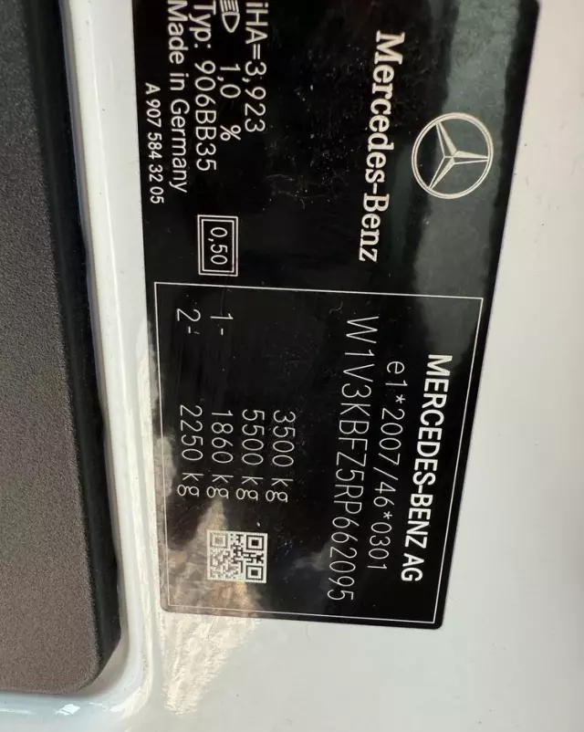 MERCEDES-BENZ Sprinter 317 CDI /L2H2 średniak/LED/Prawie Nowy/Navi/Klima/Kamera/bdb stan 