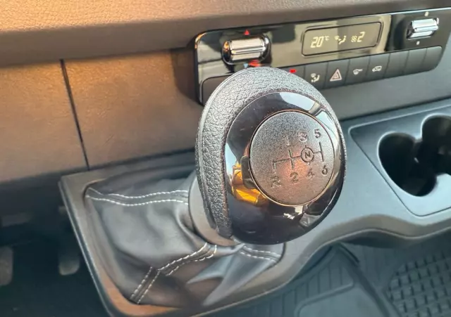 MERCEDES-BENZ Sprinter 317 CDI /L2H2 średniak/LED/Prawie Nowy/Navi/Klima/Kamera/bdb stan 