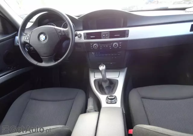 BMW Seria 3 318d DPF Touring