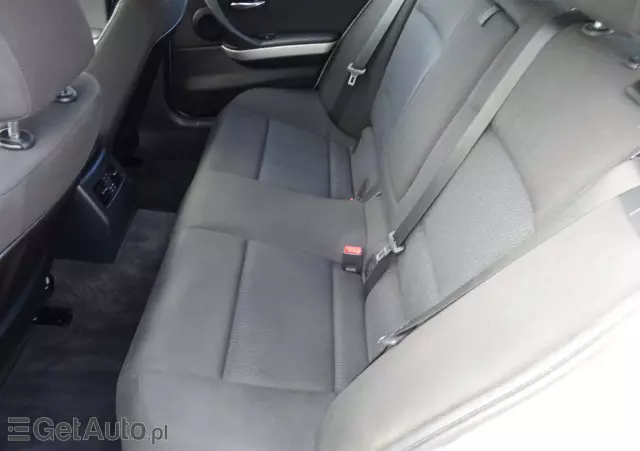 BMW Seria 3 318d DPF Touring