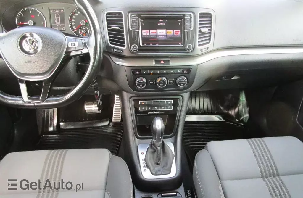 VOLKSWAGEN Sharan 