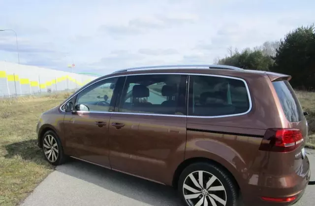 VOLKSWAGEN Sharan 