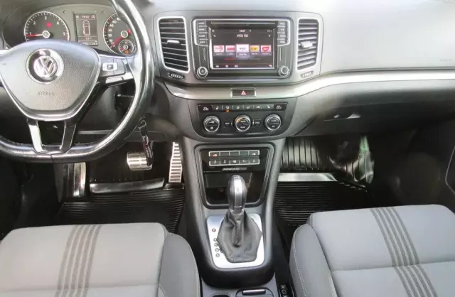 VOLKSWAGEN Sharan 